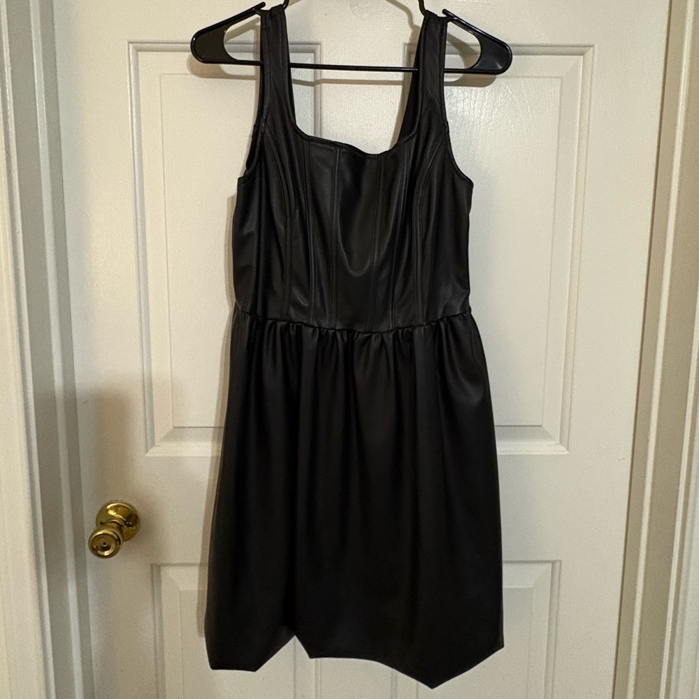 Elegant Black Sleeveless Dress